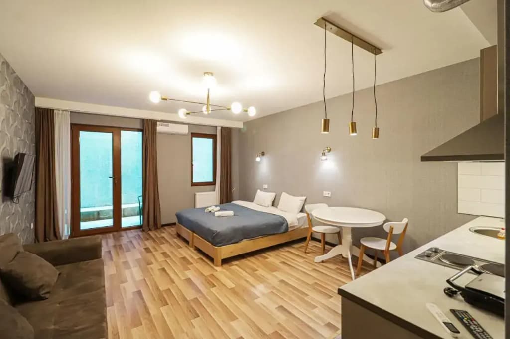 Cozy Studio Apartment in Tbilisi by Wehost - photo 1