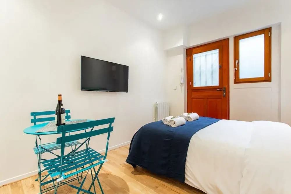 Cosy flat Eiffel tower - photo 3