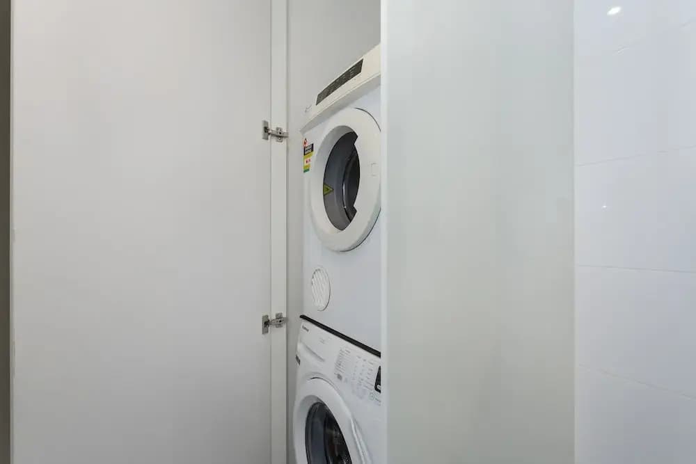 Sandy Hill Apartments by Ready Set Host - photo 8