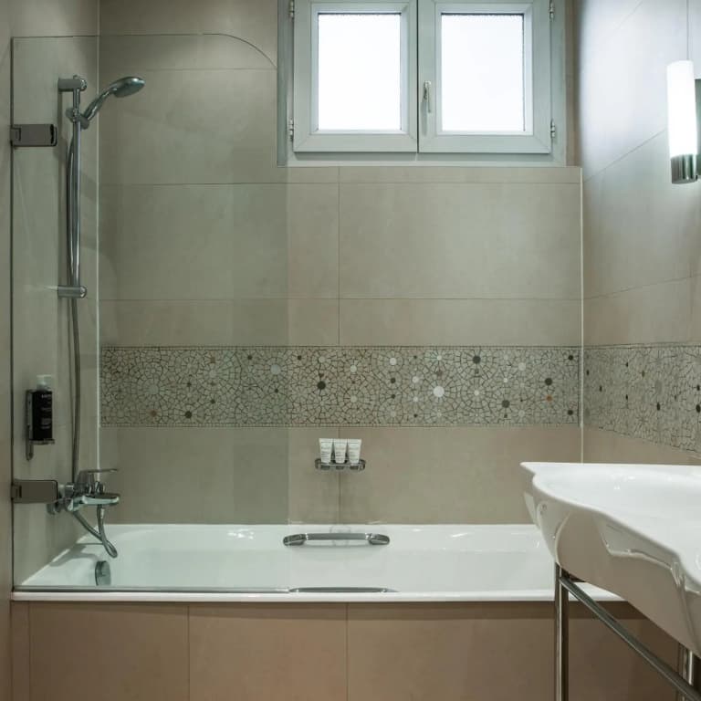 Hotel Aiglon - photo 38