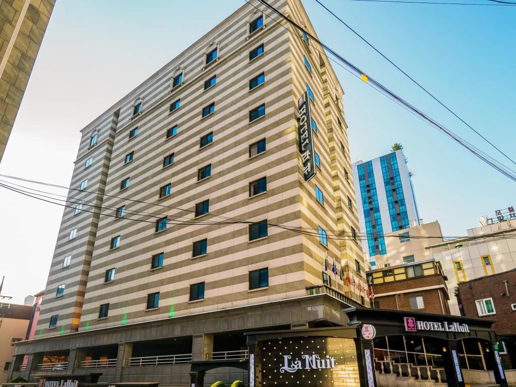 LaNuit Hotel - photo 1