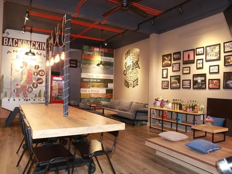 Barneys Danang Backpackers House - photo 21