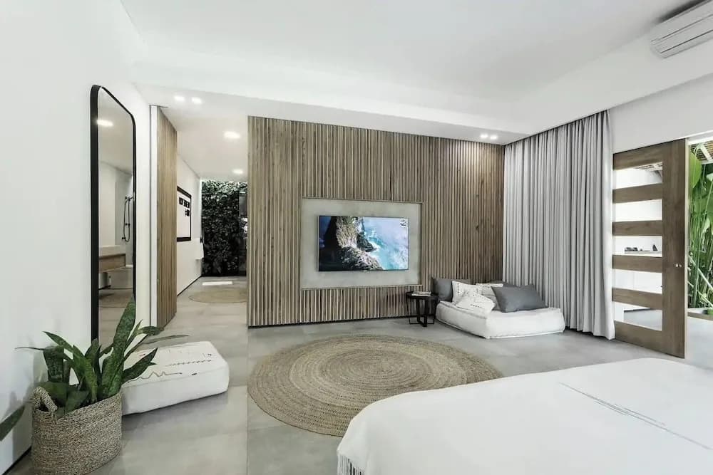 Villa Q - Contemporary Pool House - photo 10