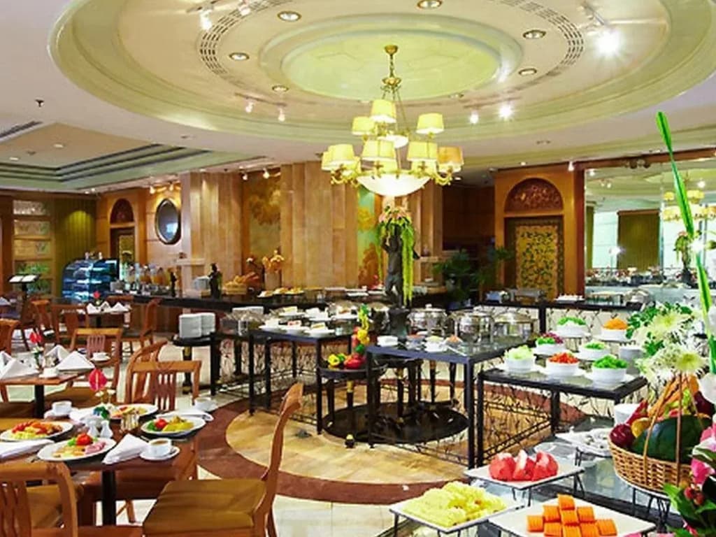 The Royal City Hotel - photo 16