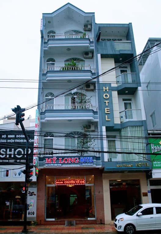 My Long Hotel - photo 1
