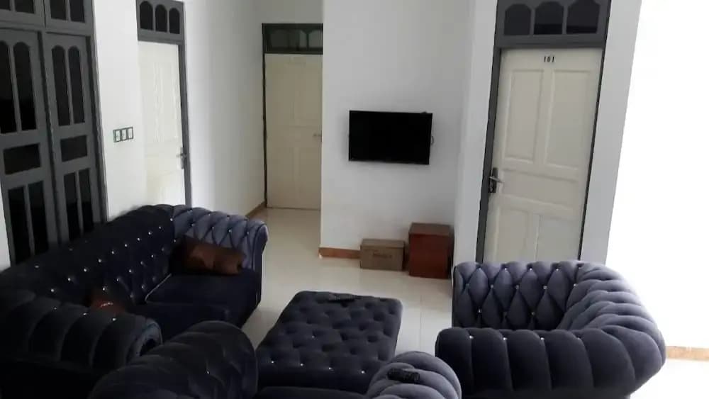 Ungoofaar Inn - photo 3