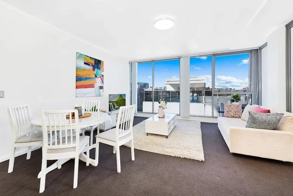 Contemporary Apartment Living - photo 6
