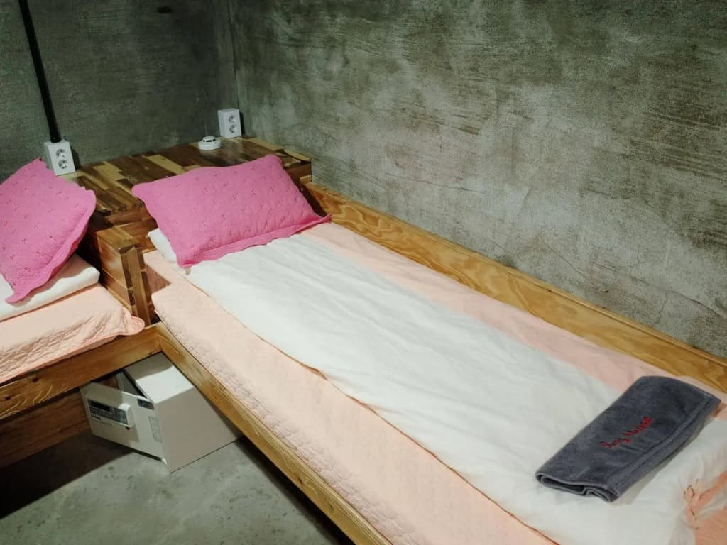 Bong Backpackers - photo 4