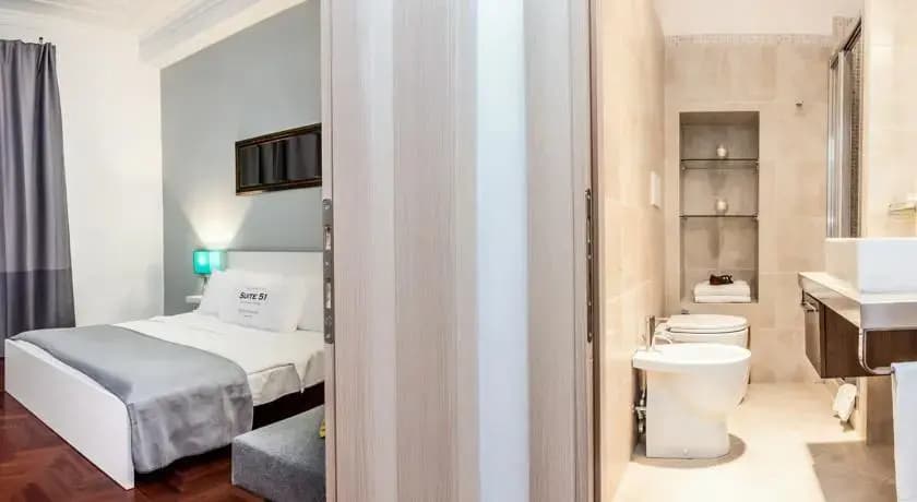 YHR Suite 51 - photo 3