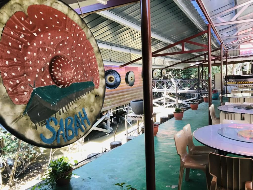 Gayang friendly water house homestay - photo 19