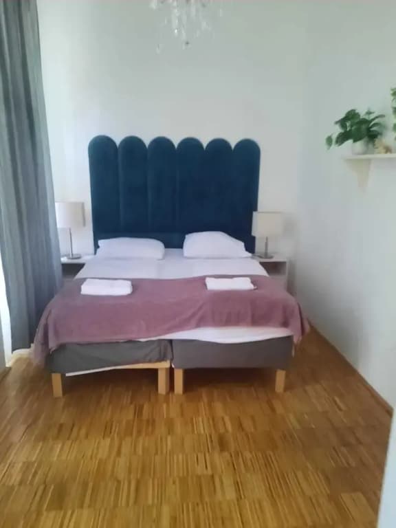 Value 2BR Apt Central City Location - photo 3