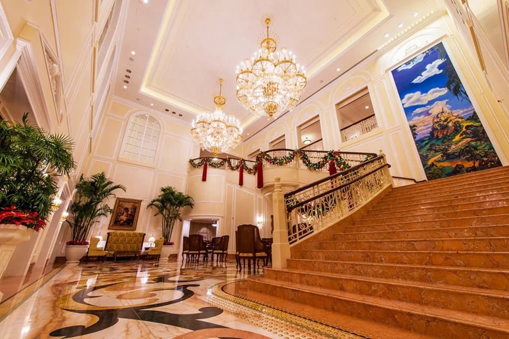 Hong Kong Disneyland Hotel - photo 3