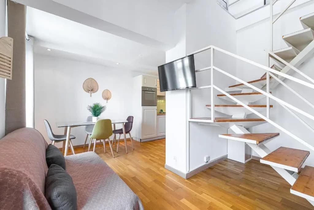 Massena Street - 1 Bdr Duplex with AC & Parking - photo 9