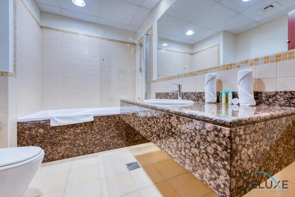 Classy 1BR in Bahar, Jumeirah Beach Residence by Deluxe Holiday Homes - photo 8