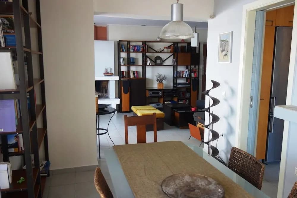Beautiful 4flr 2bdr and Parking - photo 18