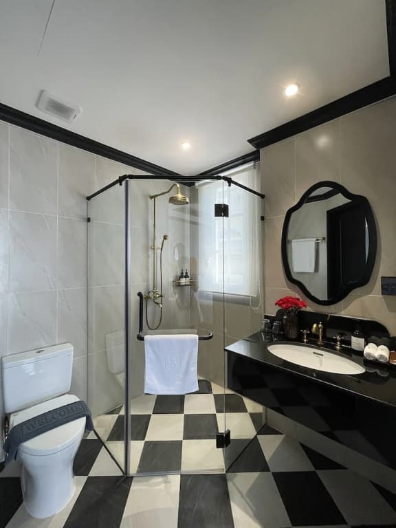Le Bonheur Hotel - photo 10