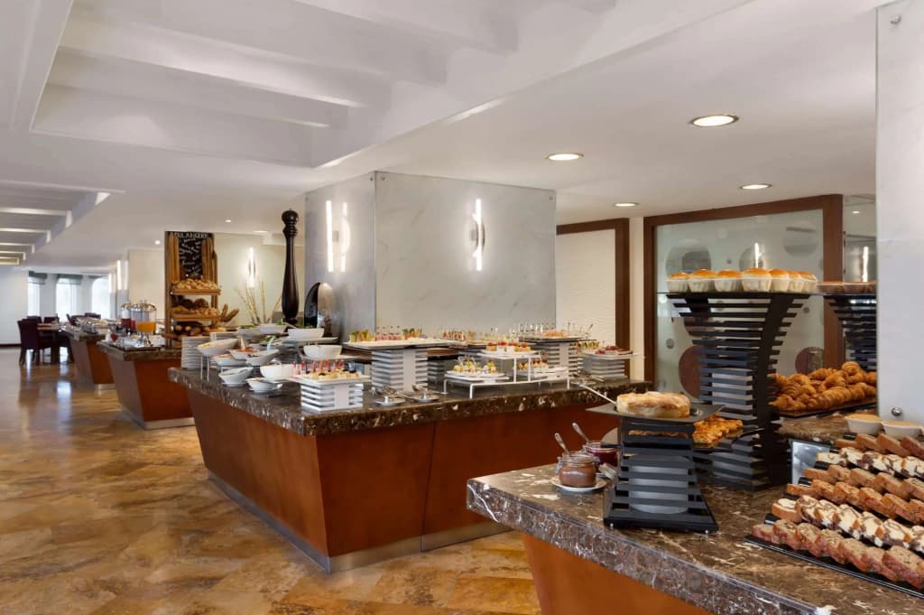 Grand Regency Doha, Trademark Collection by Wyndham - photo 8