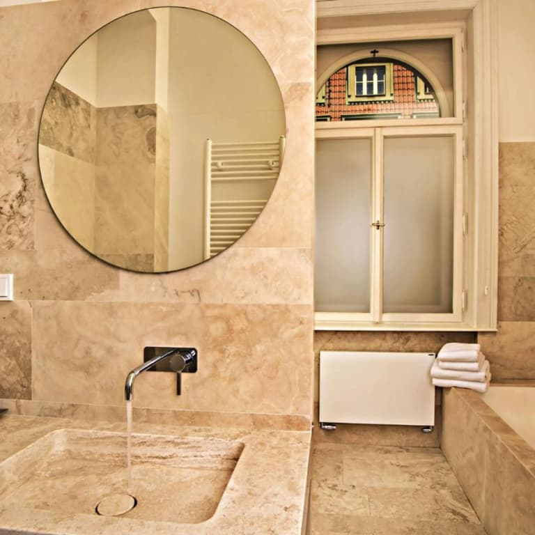 Golden Crown Hotel - photo 34
