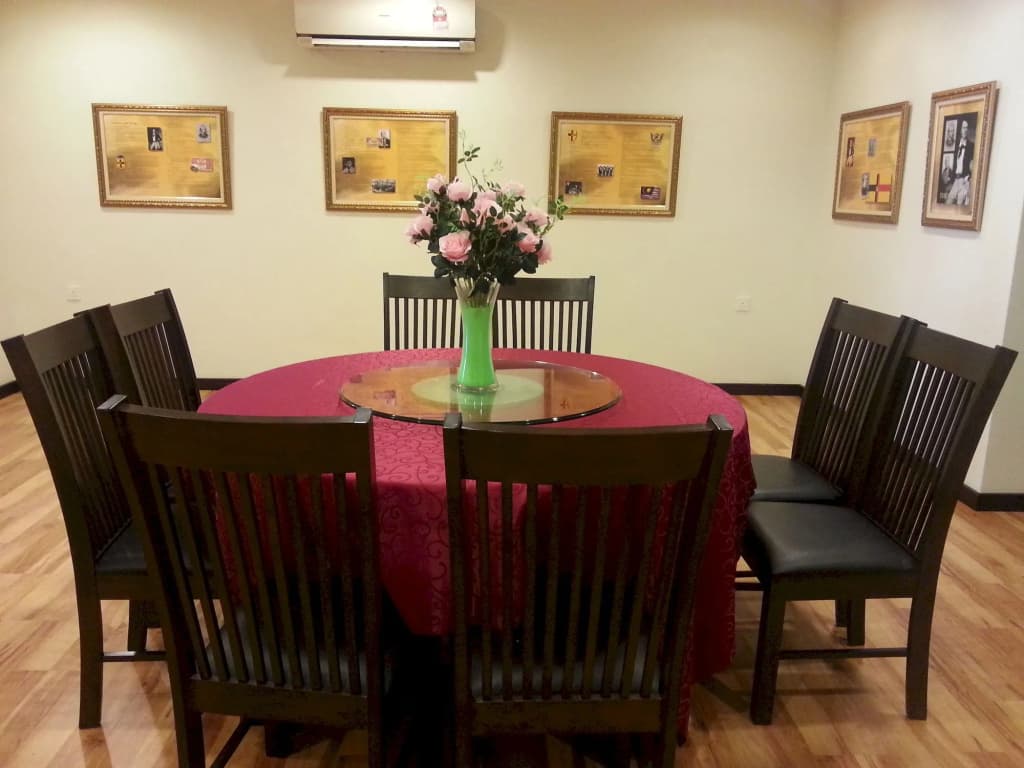 OYO 985 Hotel Nur - photo 18