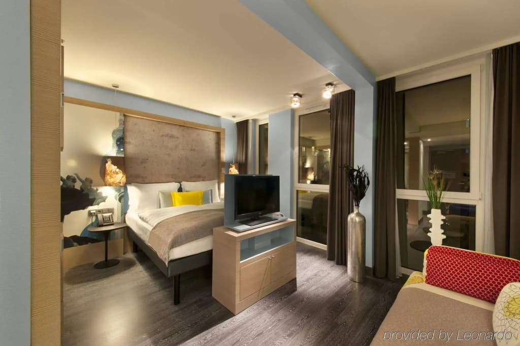 Hotel Indigo Berlin – Alexanderplatz - photo 2