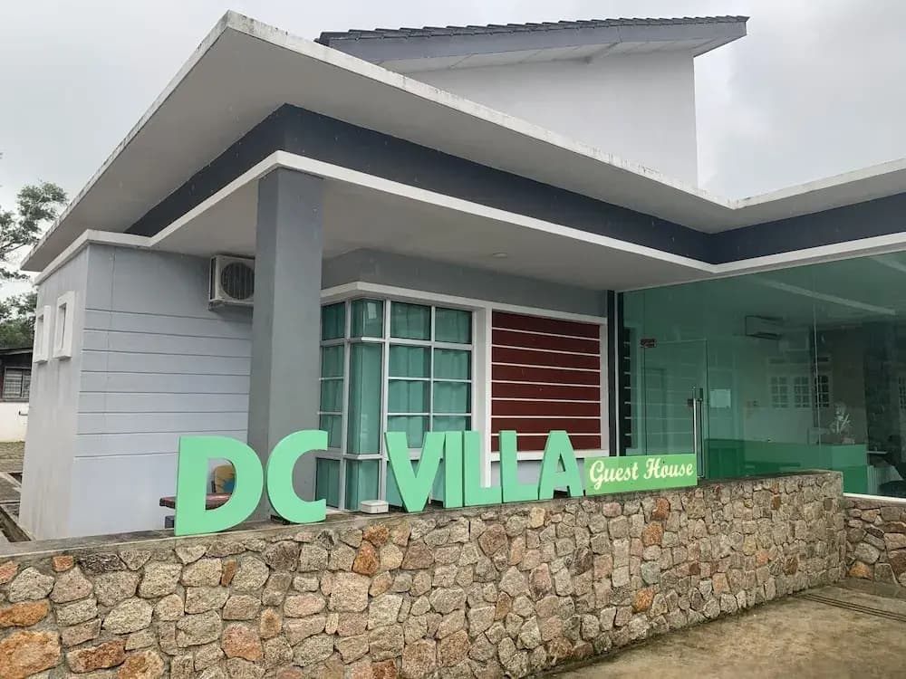 OYO 90005 DC Villa Guest House - photo 1