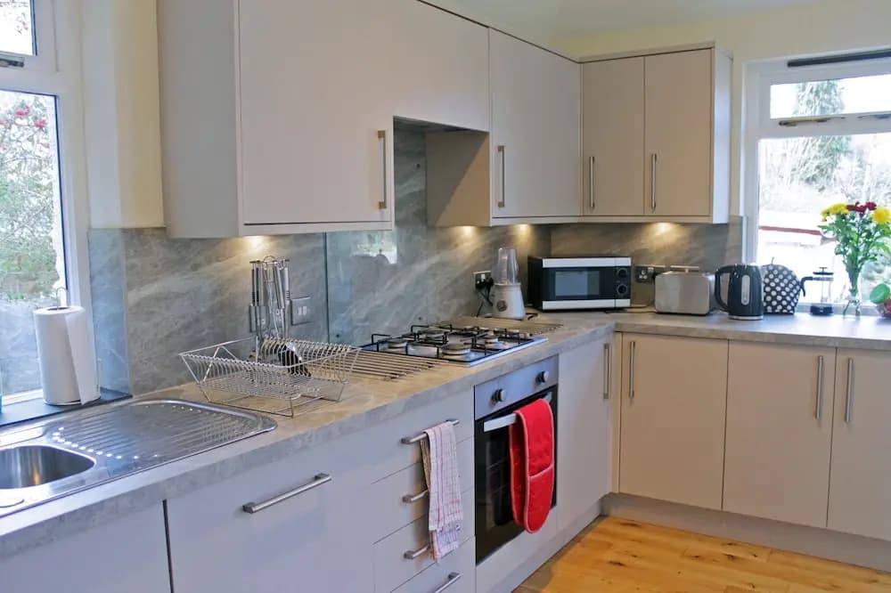 Silver Lining - Gilmore Place Apartment - photo 16
