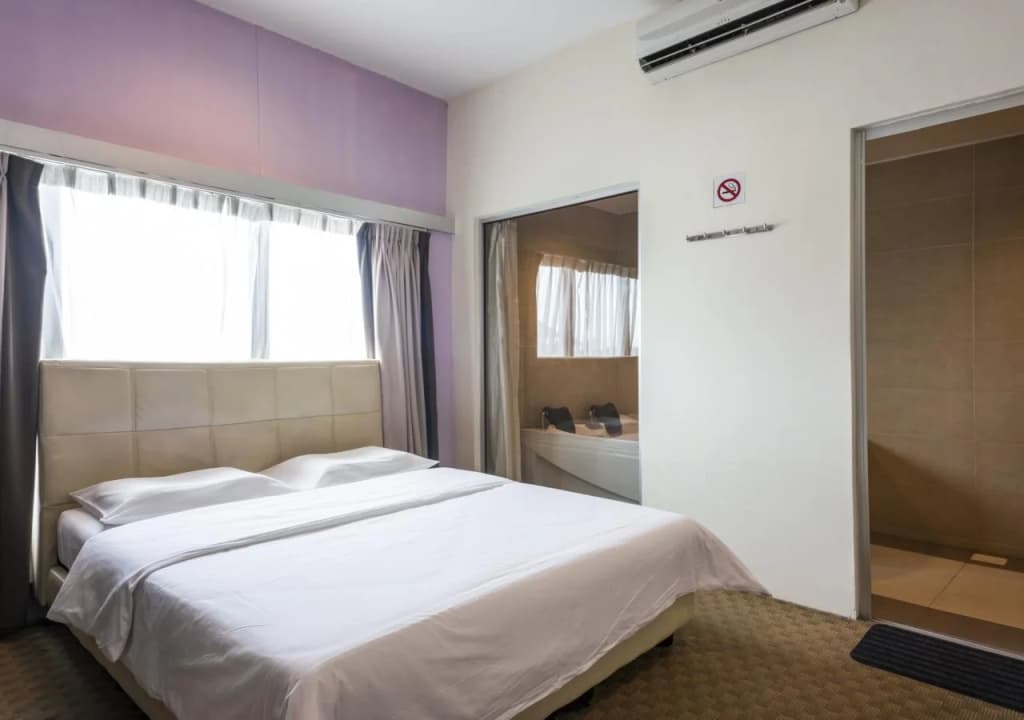 Raintree Hotel - photo 7