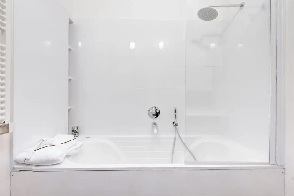 Le Marais & Place de la Republique 3BR - photo 24