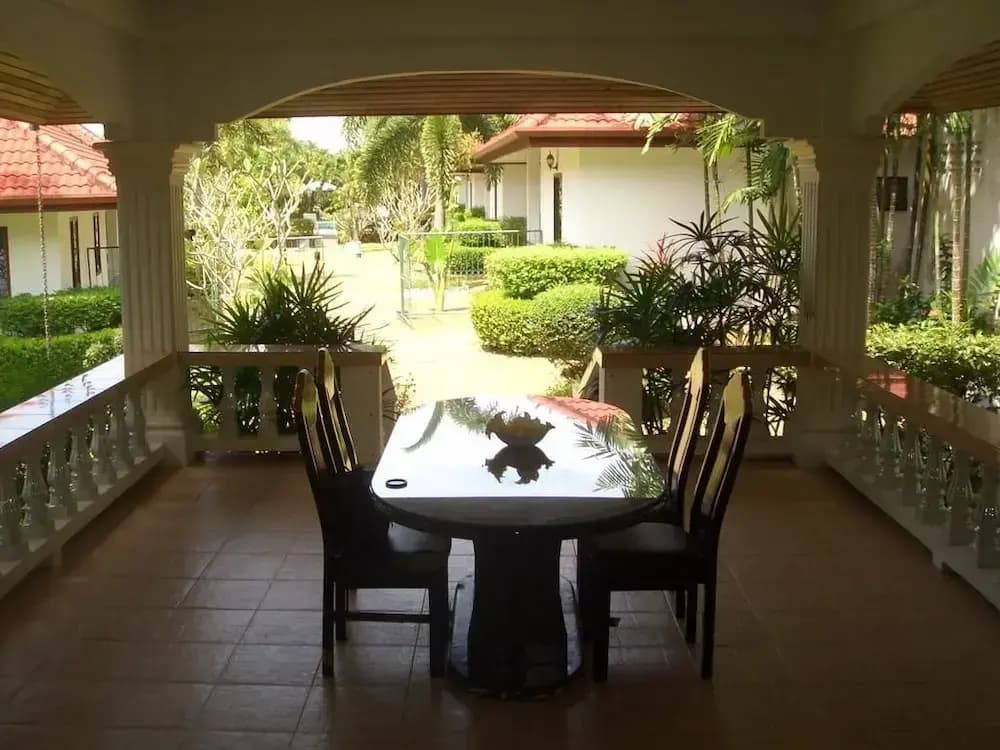 Smile House & Pool - photo 25