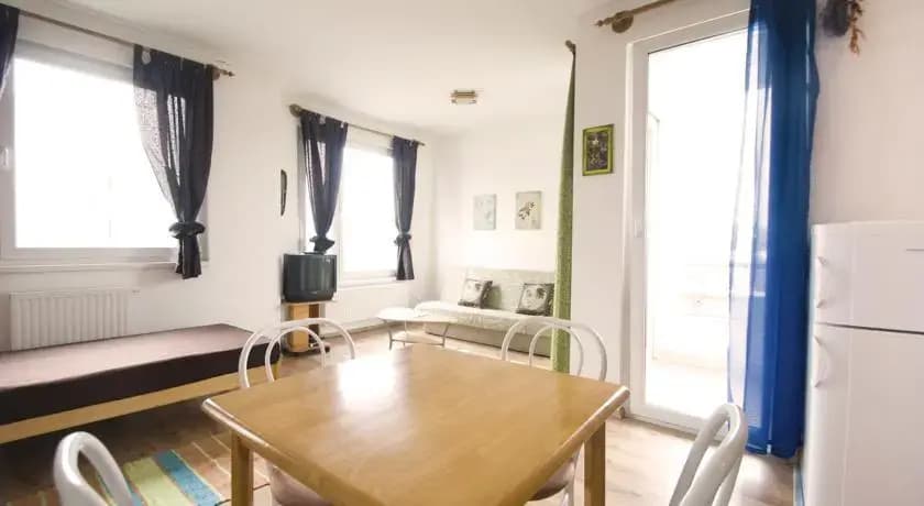 Window Apartment - photo 9