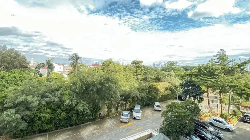 Good Choice and Homey 2BR Apartment at Belmont Residence Puri - photo 14