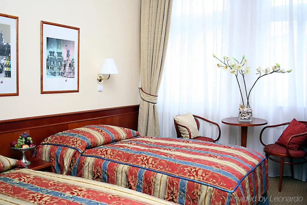 Hotel 16 - photo 2