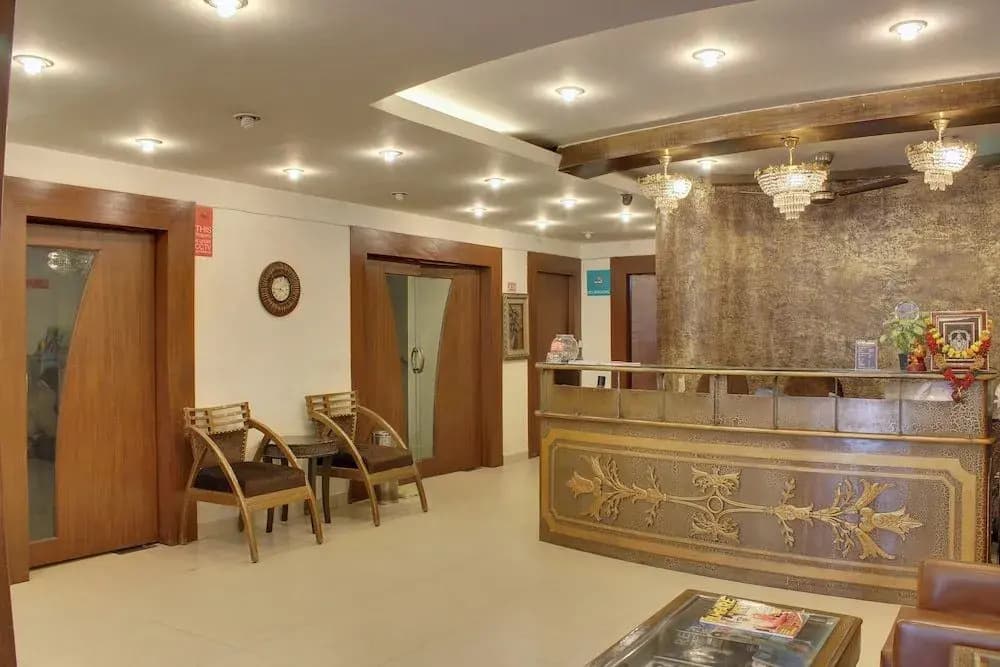 OYO 358 Hotel Golden Leaf - photo 19