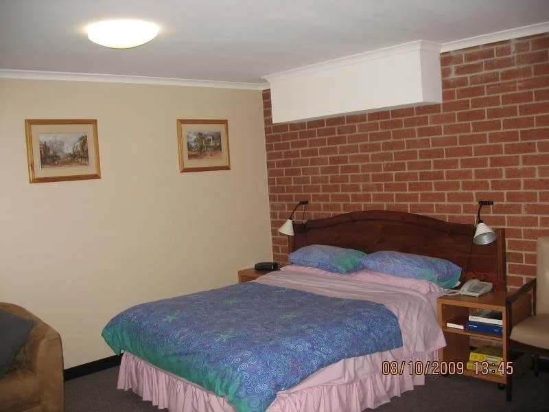 Richmond Lodge - photo 2