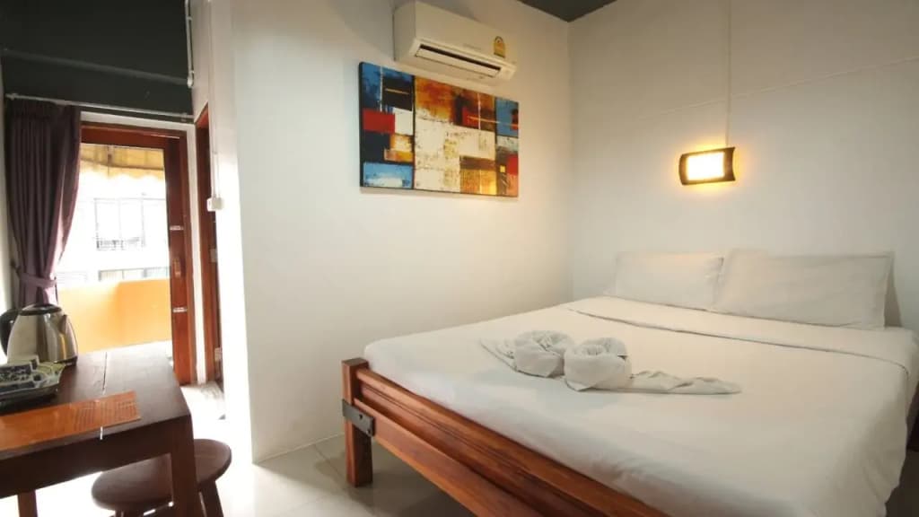 Hometel Hotel - photo 2