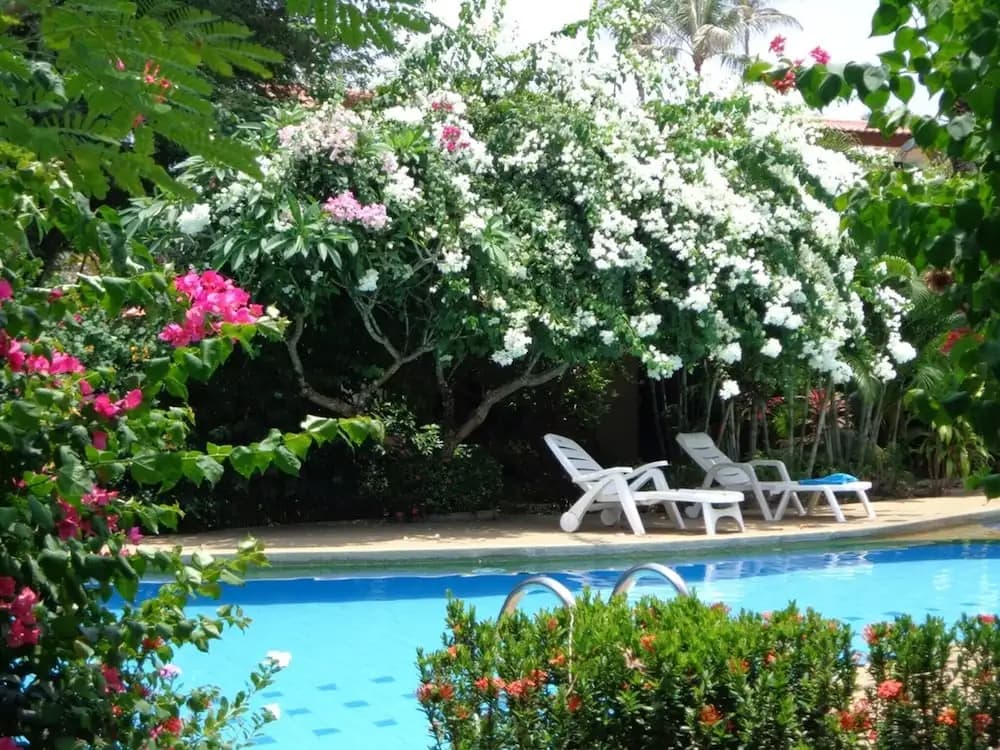 Beachfront Oasis With Private Pool and Jacuzzi on Samui's Bang Por Beach - photo 7
