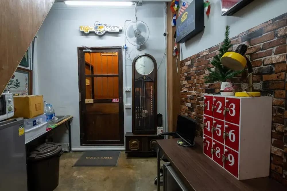 Sip N' Camp - Hostel - photo 9