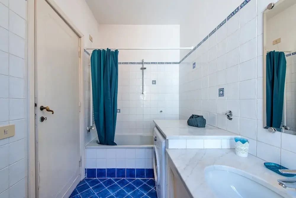Spanish Steps Apartment - photo 8