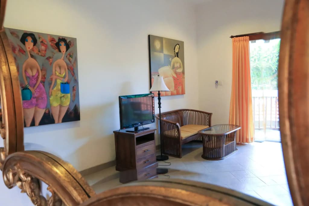 Aquarius Beach Hotel - photo 2
