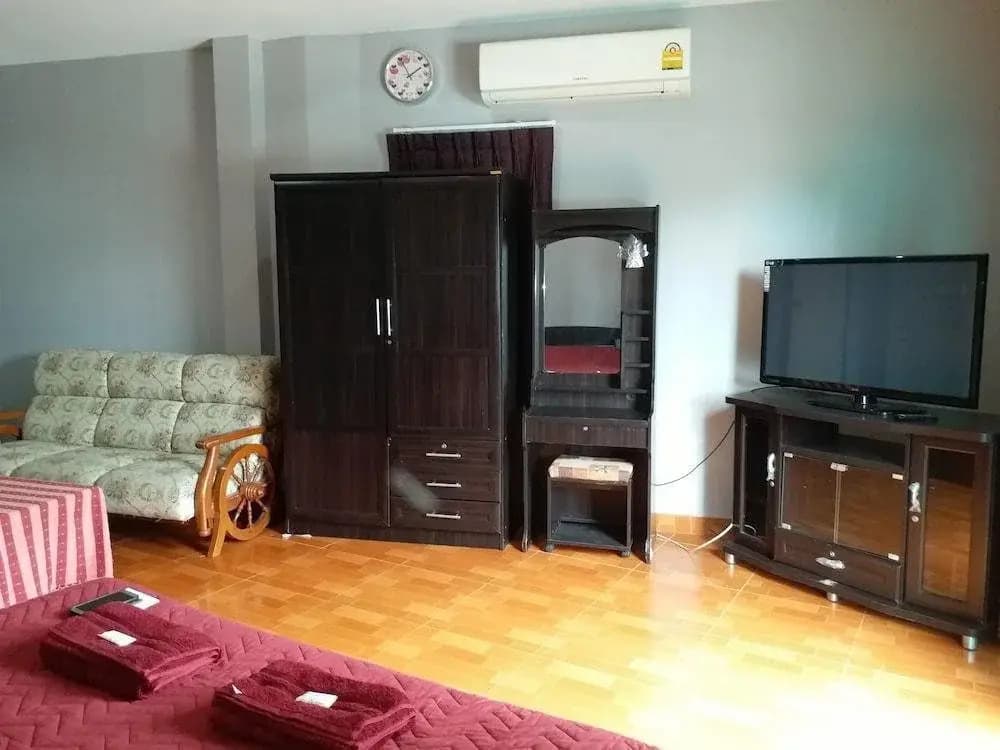 Tiger Bar & Guesthouse - photo 5