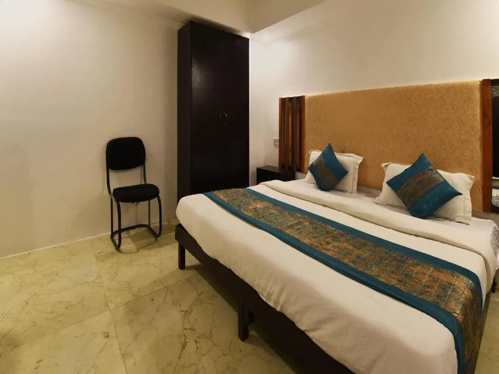 OYO 18618 Ocean Blue Residency - photo 1