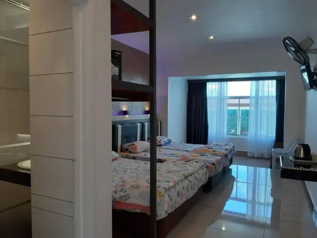 Strawberry Garden Hotel - photo 6