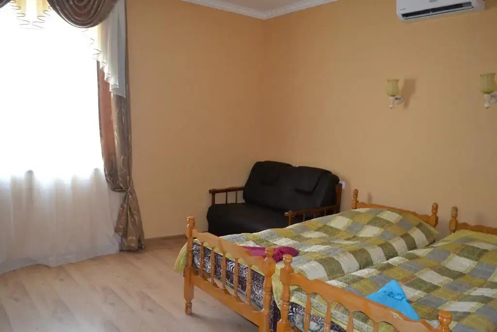 Orange Inn - photo 4