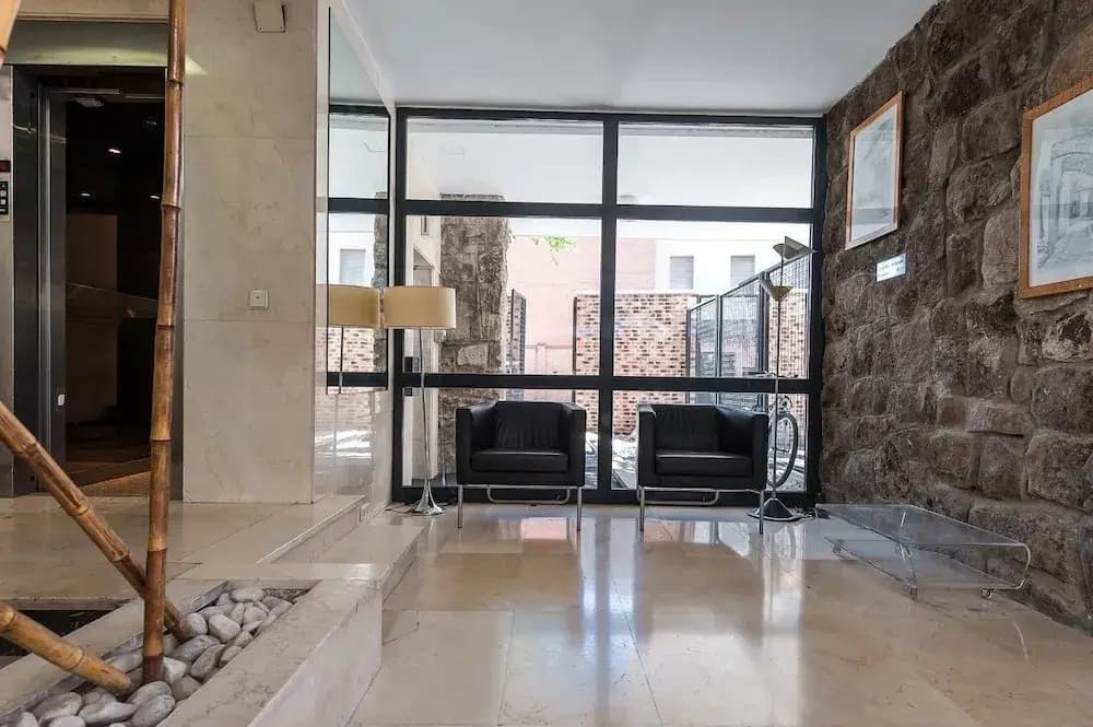 Roomspace Plaza Castilla Apartments - photo 9