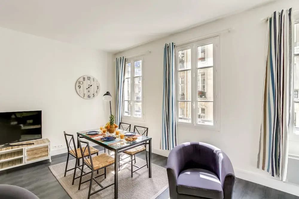 Louvre - Saint Honore Area Apartment - photo 5