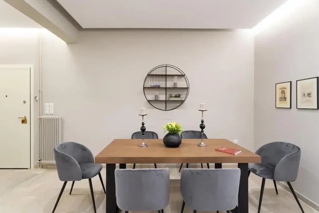 Deluxe 3-BDRM Urban-industrial Apt at Acropolis - photo 9