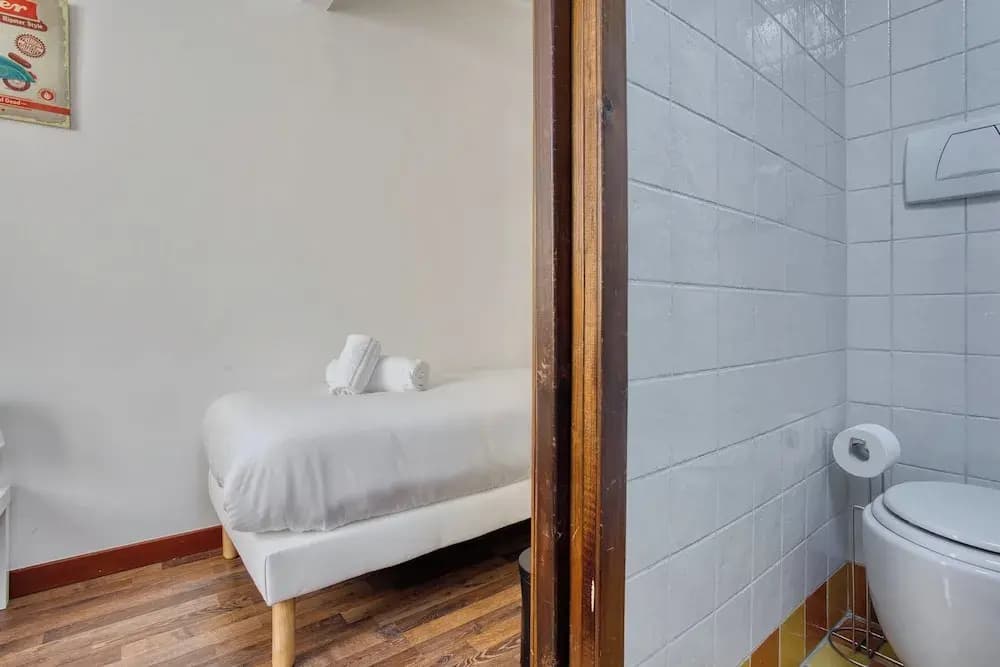 Inviting flat near the city centre - photo 7