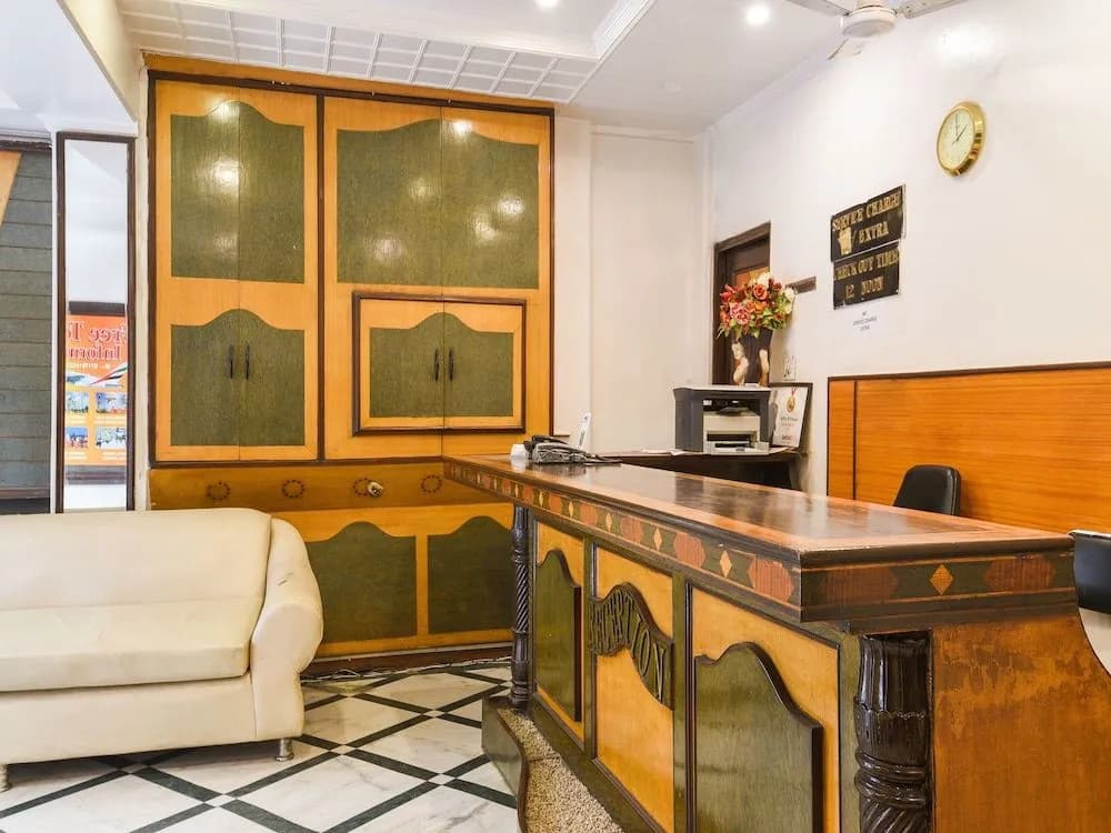 OYO 15835 Hotel City Palace - photo 2