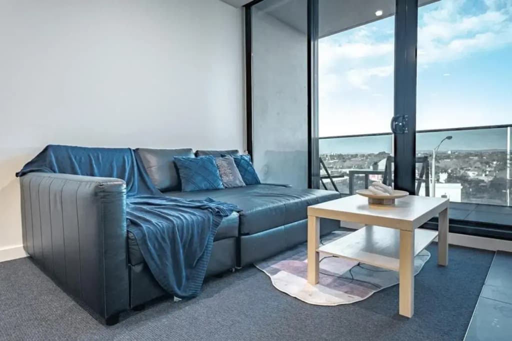 St Kilda 2BR2BA +Balcony +view+workstation+ car - photo 9