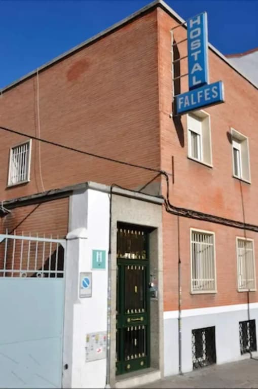 Hostal Falfes - photo 20